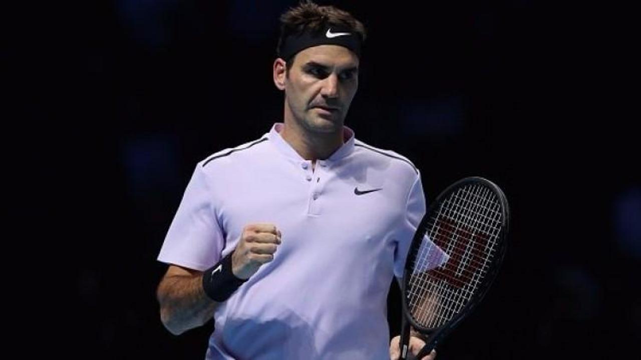 Federer Londra'da yarı finale yükseldi