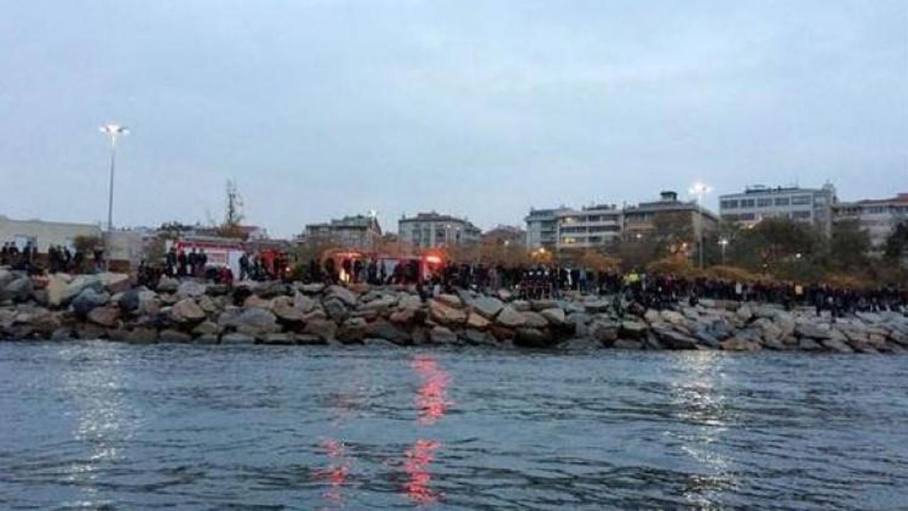 Kadıköy'de bir kişi denize düştü!