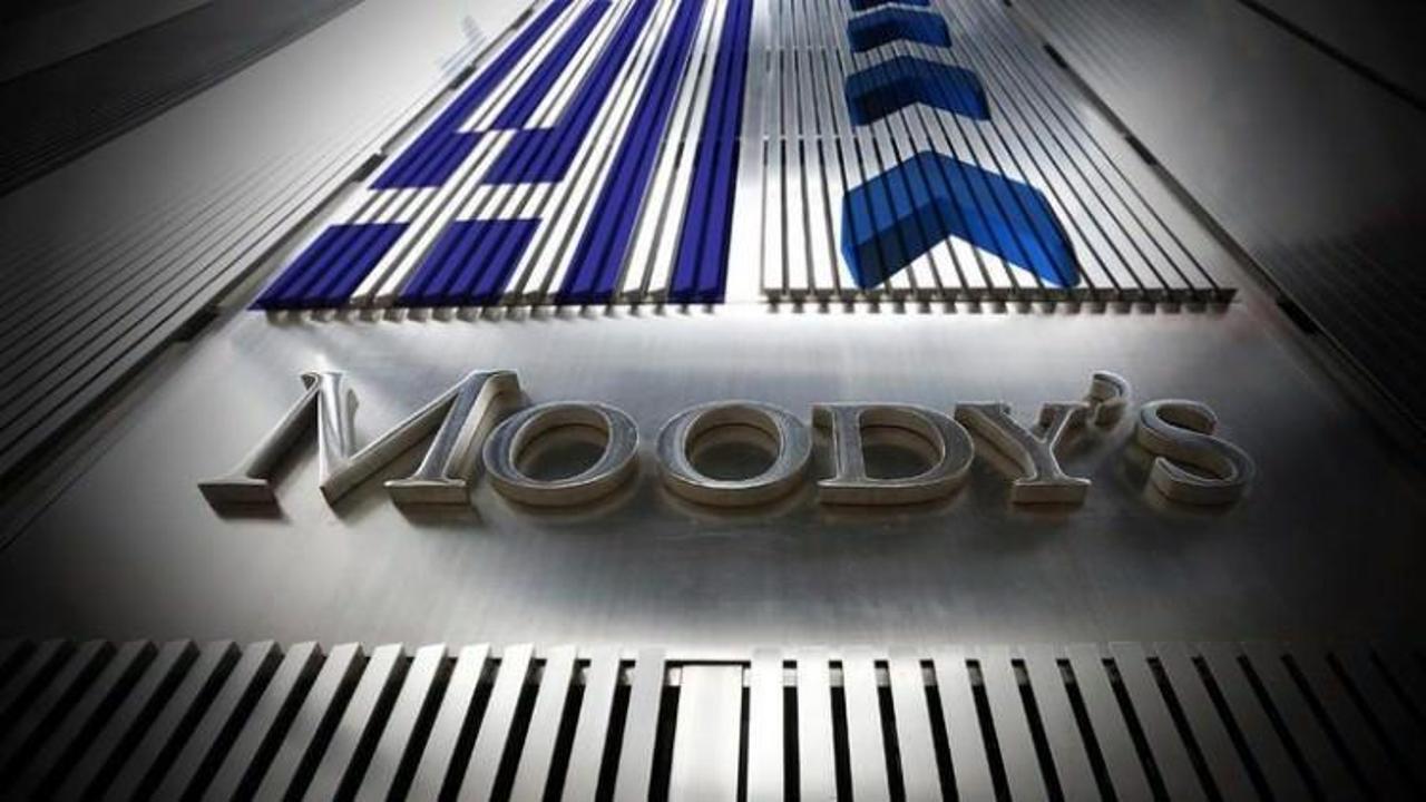 Moody's, Halkbank'ın notunu düşürdü