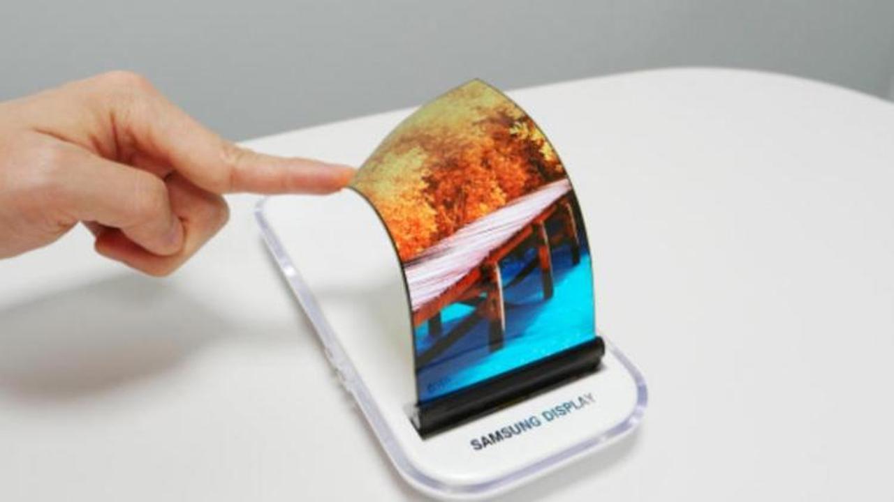 Samsung'un katlanabilir telefonu Galaxy X ortaya çıktı! Ne zaman geliyor?
