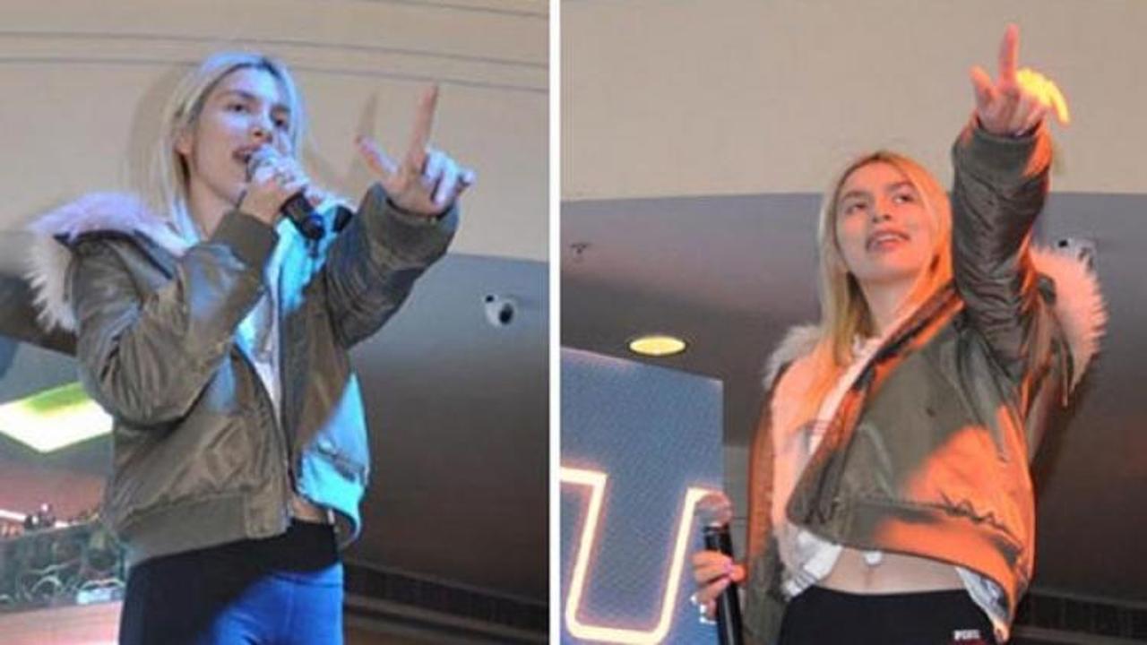 Aleyna Tilki'nin bağcıklarını annesi bağlıyor