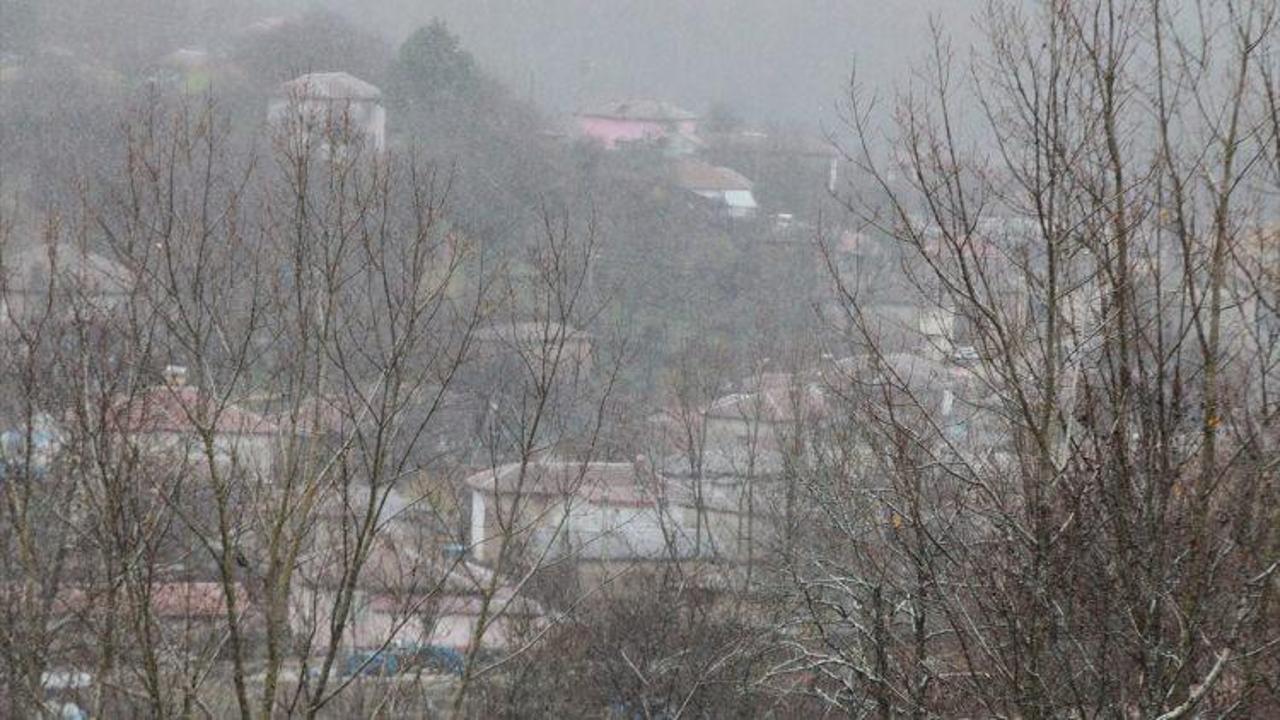 Kırklareli'nin yüksek kesimlerinde kar yağışı başladı