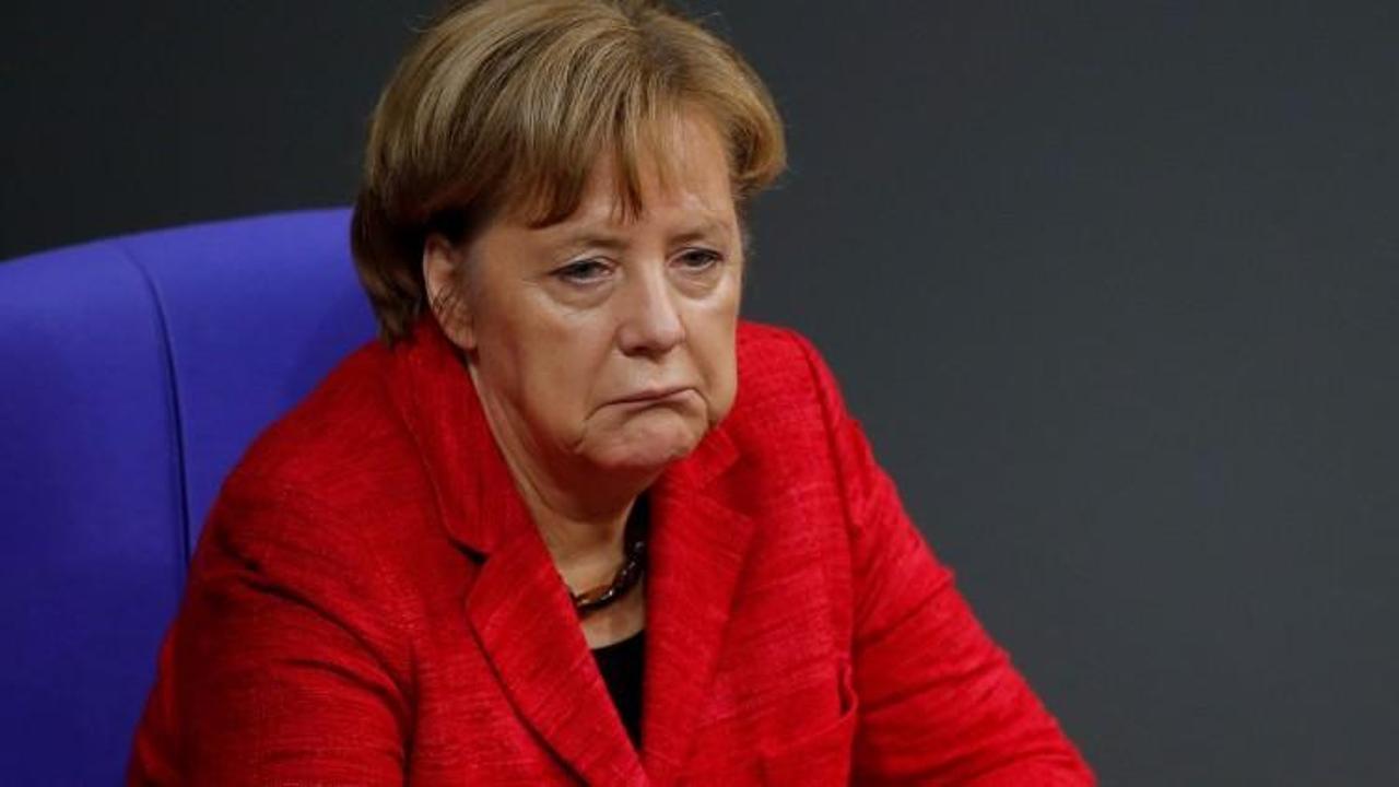 Merkel İsrail karşıtı göçmenleri sınır dışı edecek