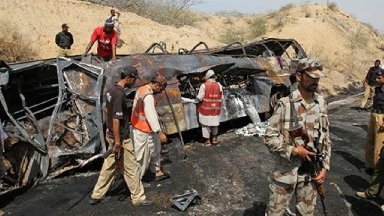 Pakistan'da trafik kazası: 14 ölü, 11 yaralı