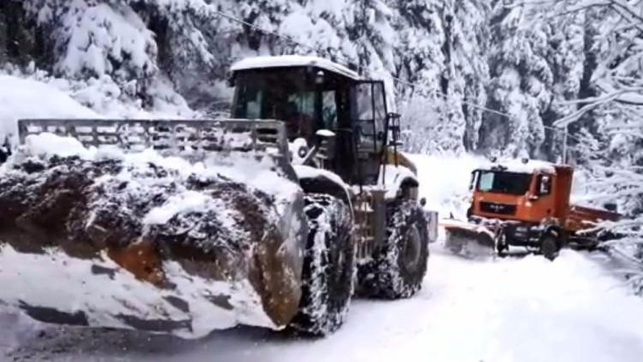 21 k&ouml;y yolu ulaşıma kapandı