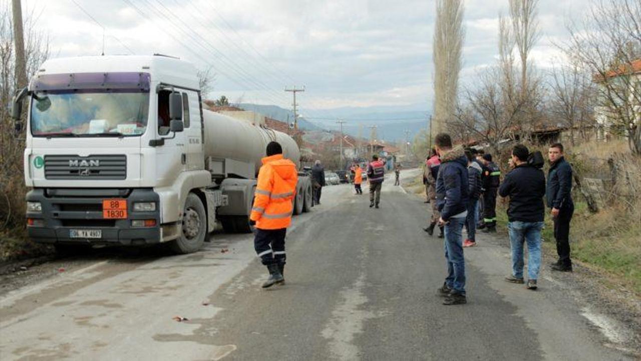 Tankerden yola asit aktı