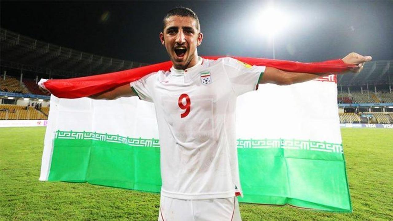 G.Saray'la anlaştığını sosyal medyadan duyurdu!