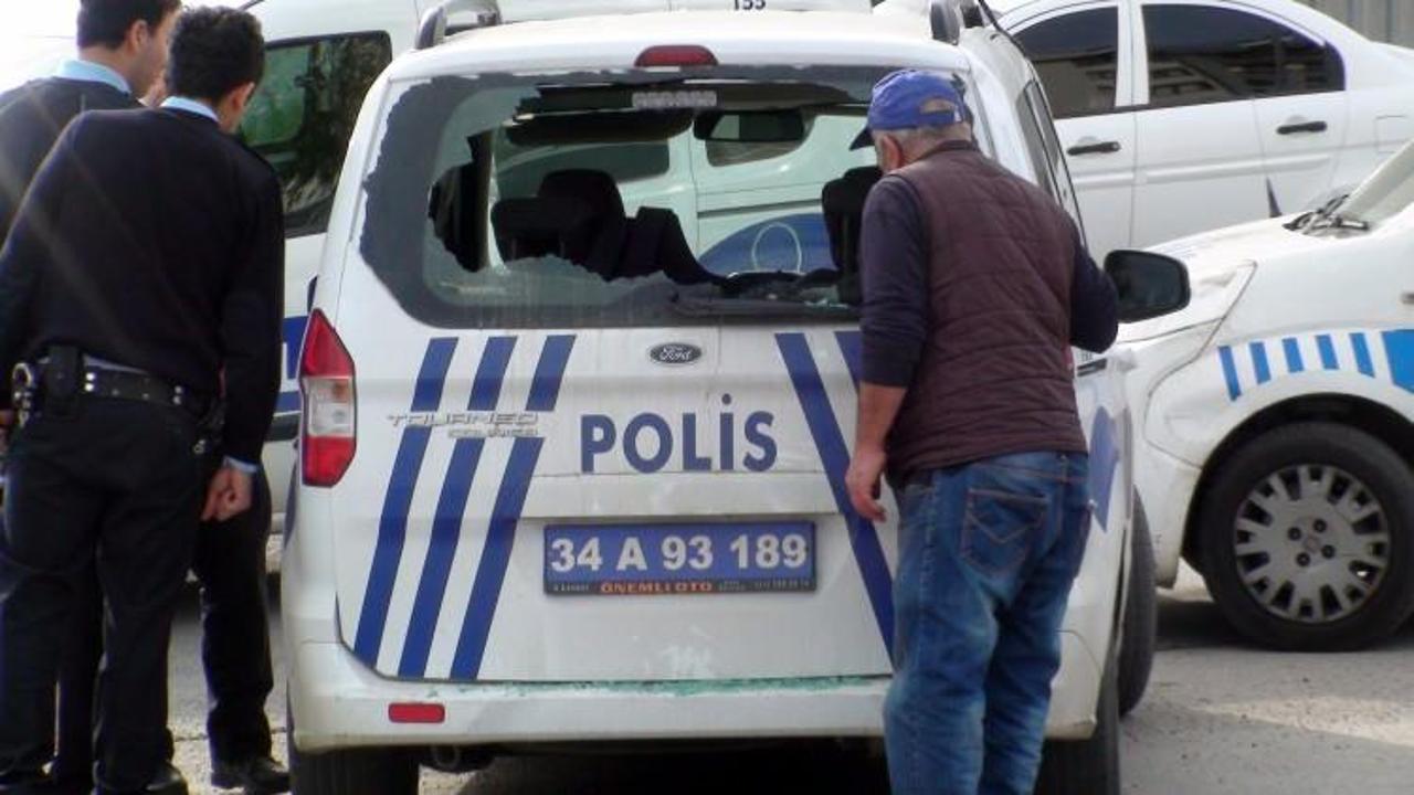 Maltepe'de polis araçlarına saldırdılar