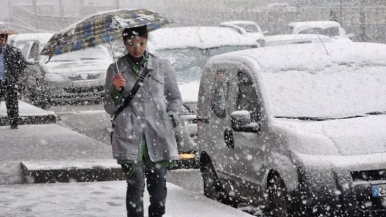 Meteoroloji uyardı: İstanbul'a kar geliyor! 