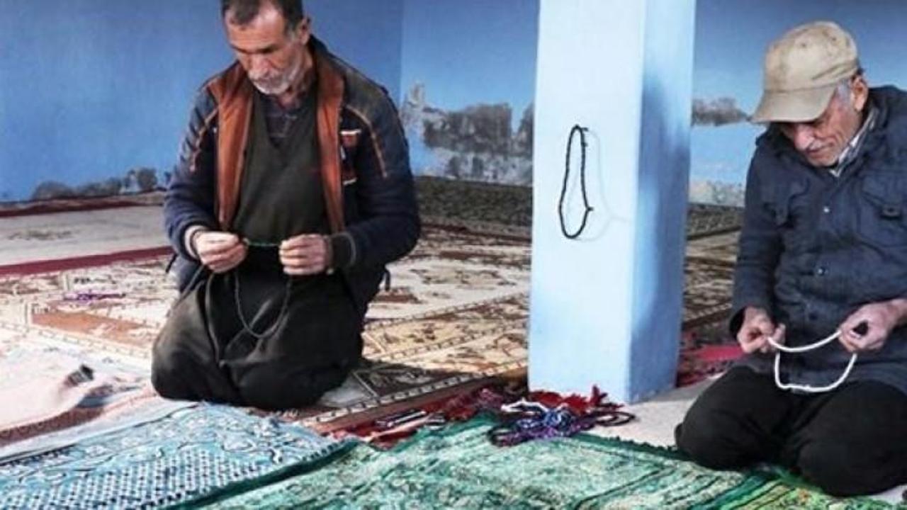 Yurt yangınından sonra k&ouml;y&uuml;n ezan sesi kesildi