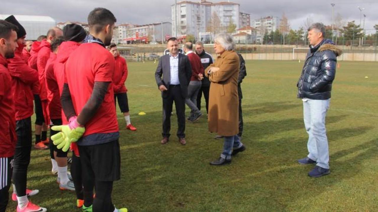 Kemal Kılıç yeni takımıyla imzaladı