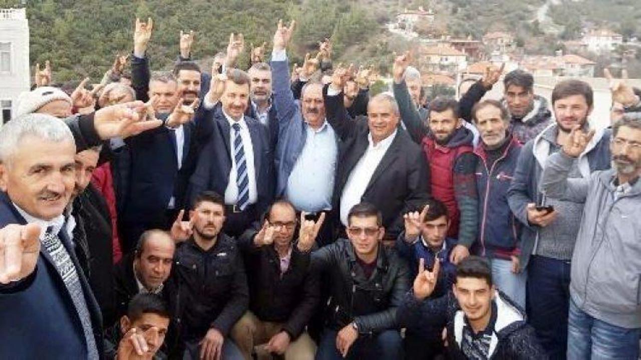 Kavaklıdere'de 41 kişi MHP'ye katıldı!