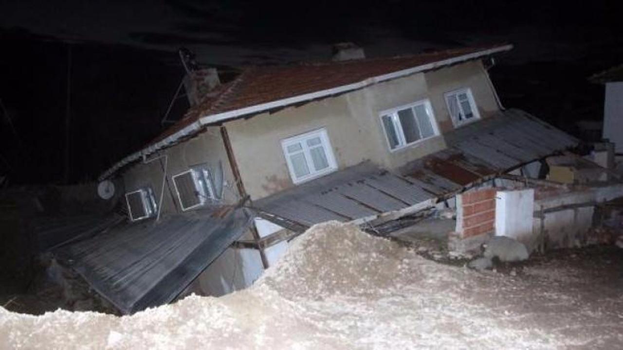 Göynük'te heyelanda 5 ev hasar gördü