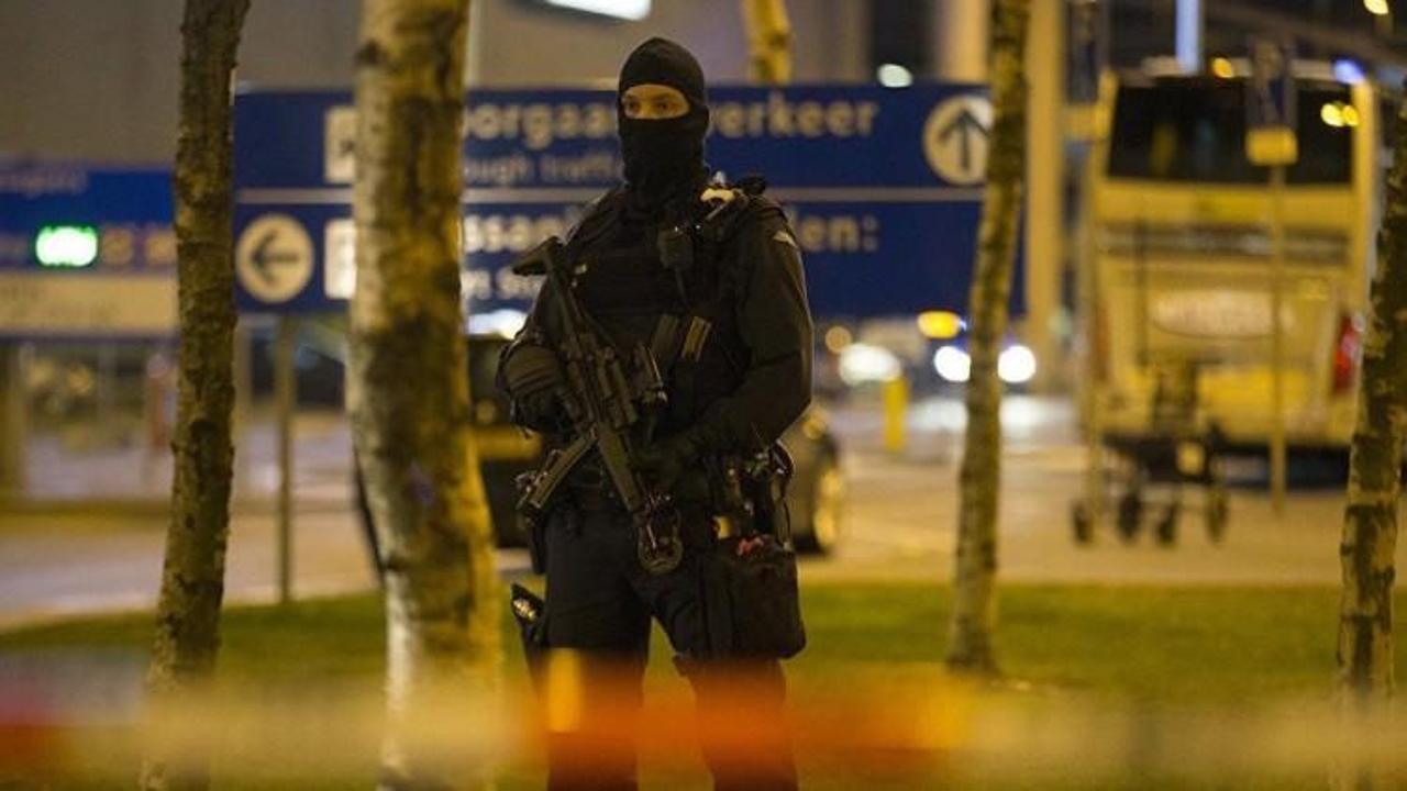 Hollanda'da havalimanında bıçaklı saldırı girişimi