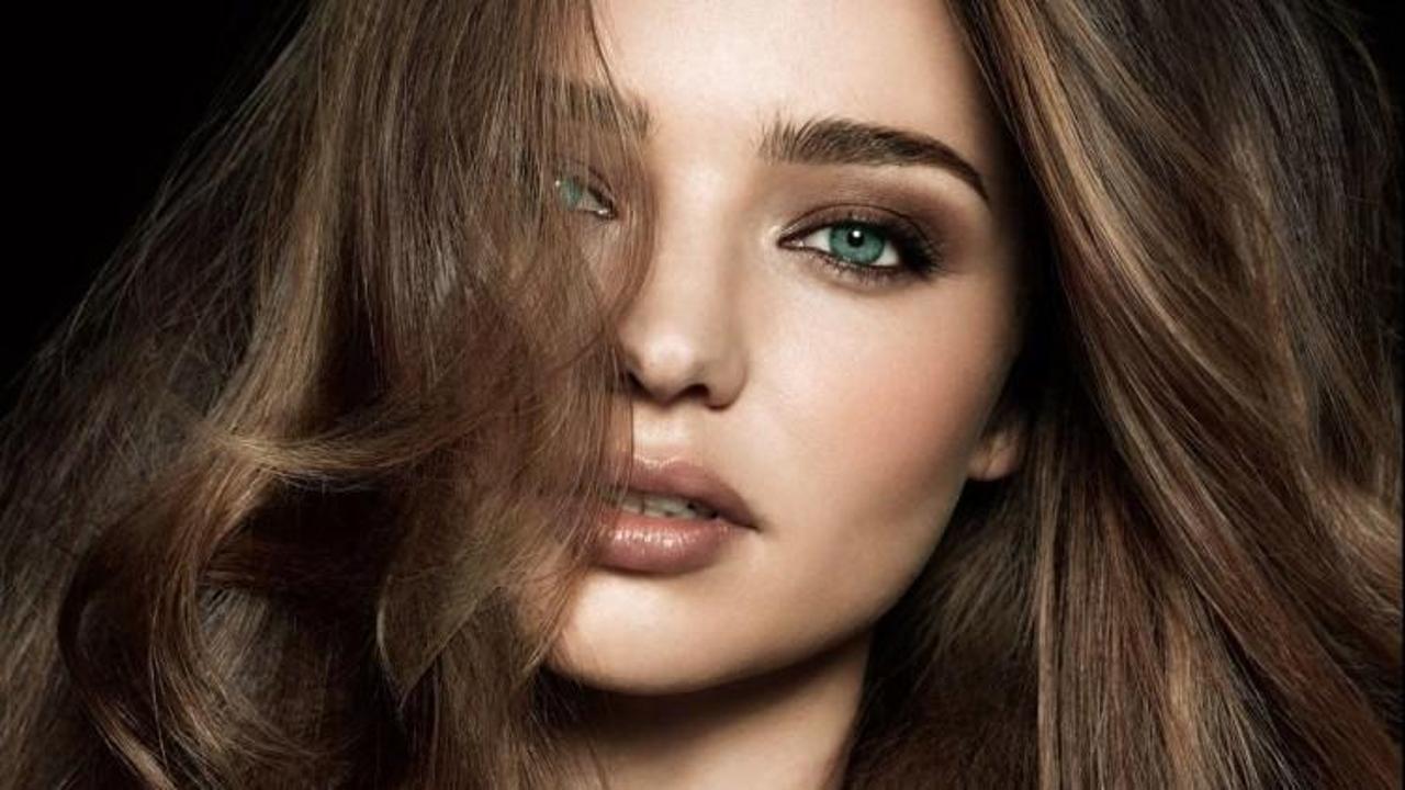 Siyah kıyafete uygun nasıl makyaj yapılır?