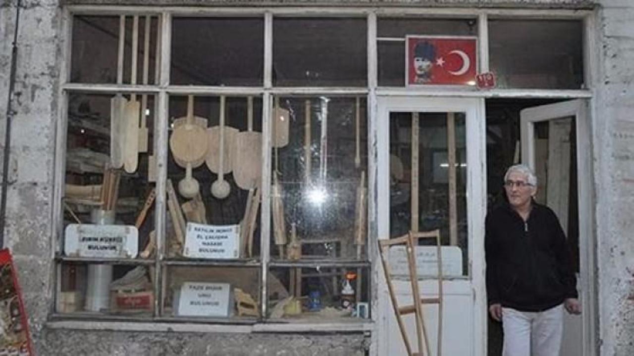 Yarım asırdır ahşaba şekil veriyor