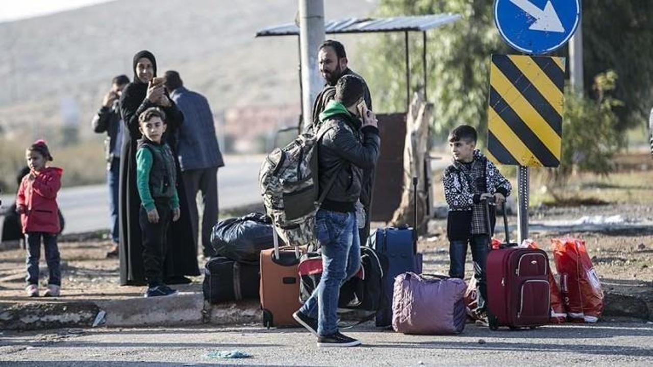 Suriyelilerin  ülkelerine geri dönüşü sürüyor...
