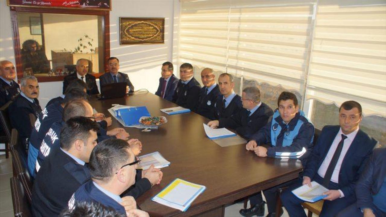 Başkan Acehan, zabıtalarla bir araya geldi