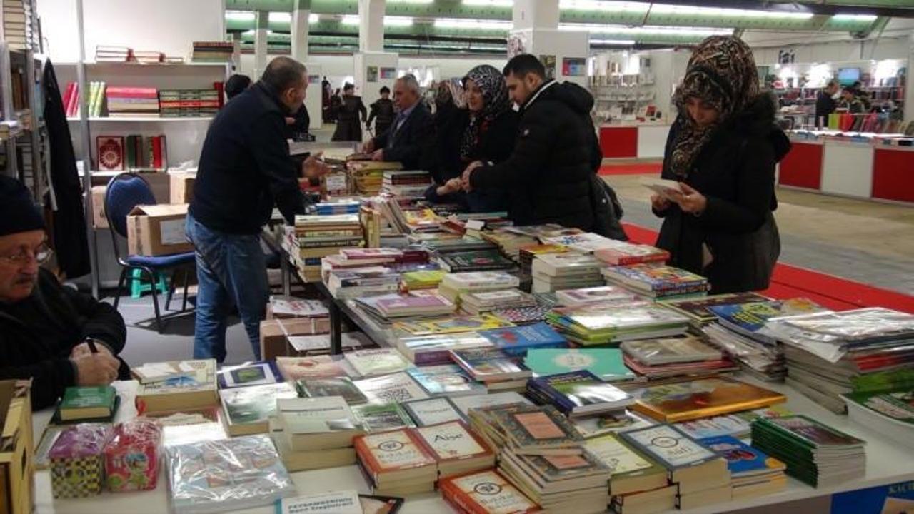 Almanya'da Türkçe Kitap Fuarı'na yoğun ilgi!