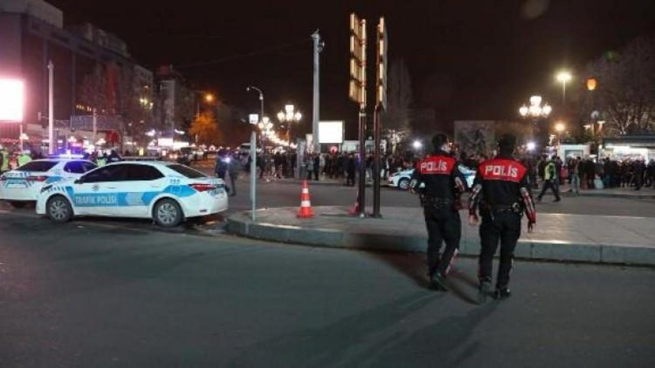Ankara'da Kızılay Meydanı trafiğe kapatıldı