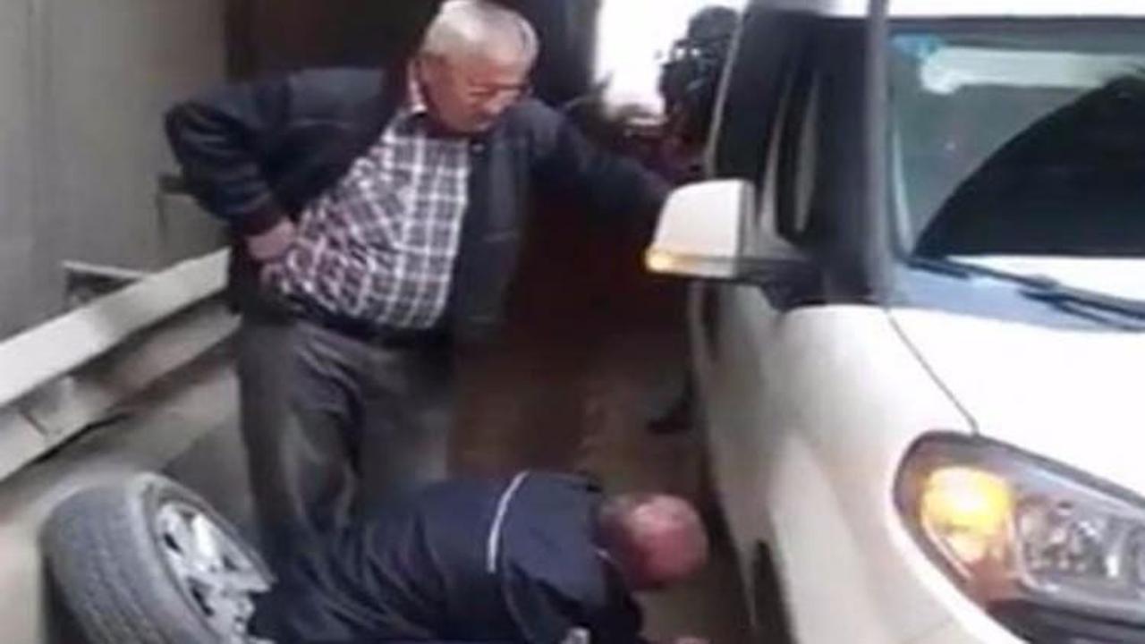 Sosyal medyayı sallayan g&ouml;r&uuml;nt&uuml;! Polis...