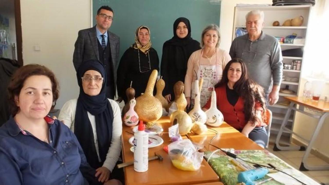  Su kabakları kursiyerlerin elinde sanat eseri 