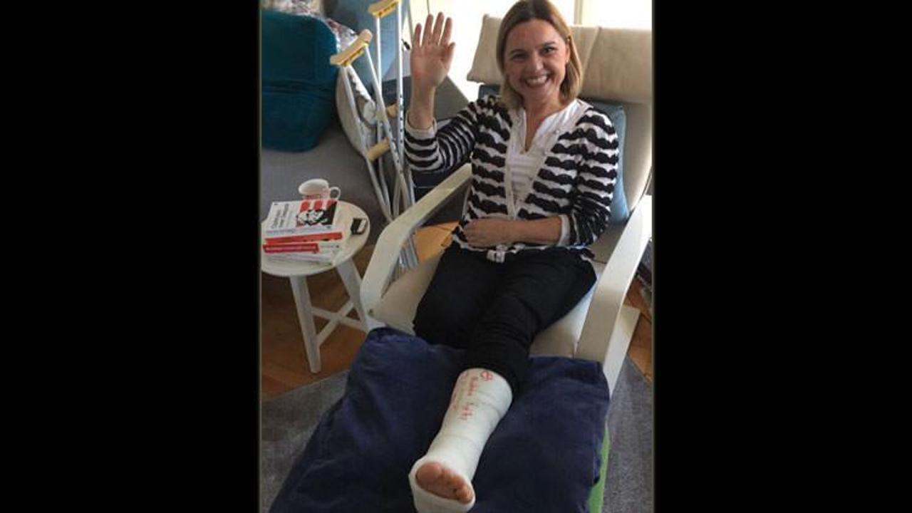 CHP Milletvekili ayağını kırdı