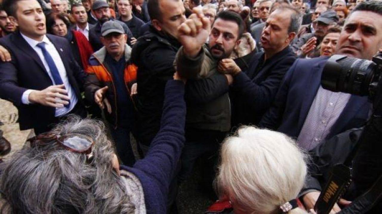 Antalya CHP’de tekme tokat kavga çıktı