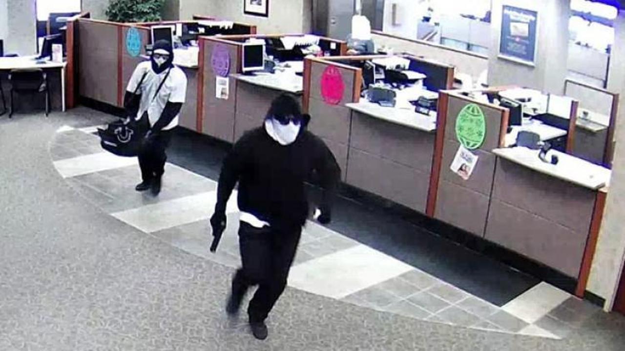 Güvenlik görevlisi kendi çalıştığı bankayı soydu
