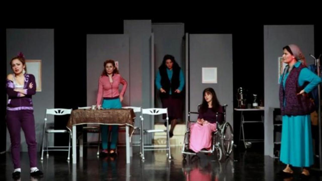 Kadına yönelik şiddet ''MOR'' ile tiyatroda