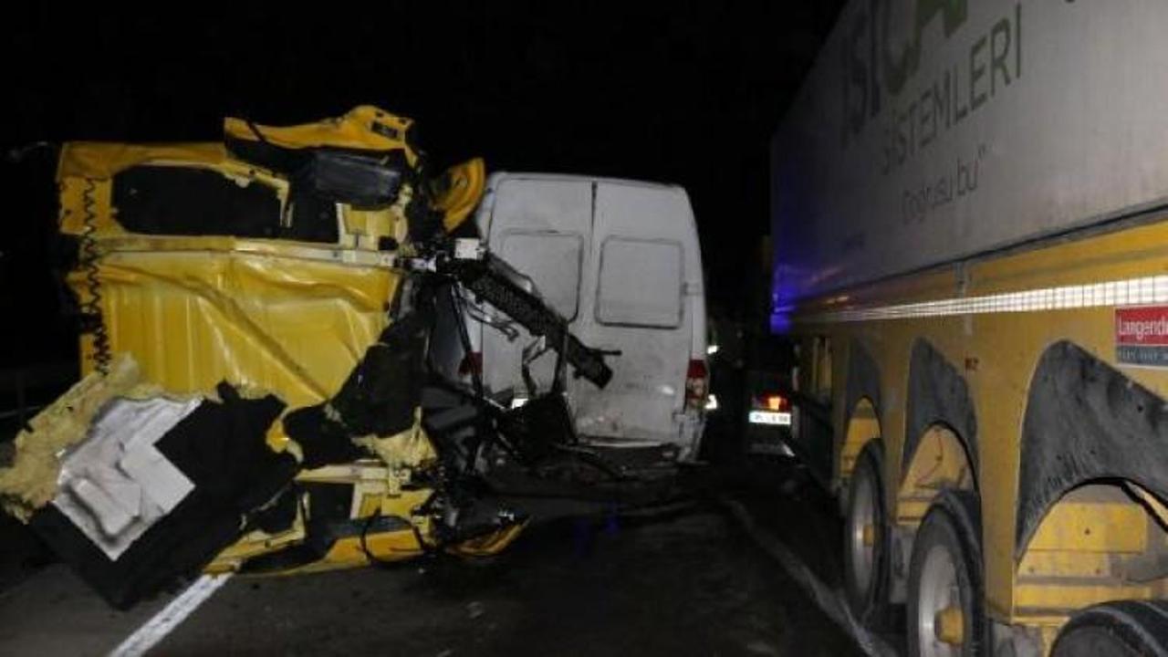 Pamukova'da 7 araç birbirine girdi: 5 yaralı