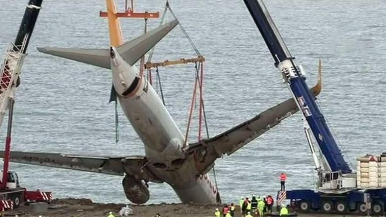 Pistten çıkan uçağın kurtarılma maliyeti açıklandı