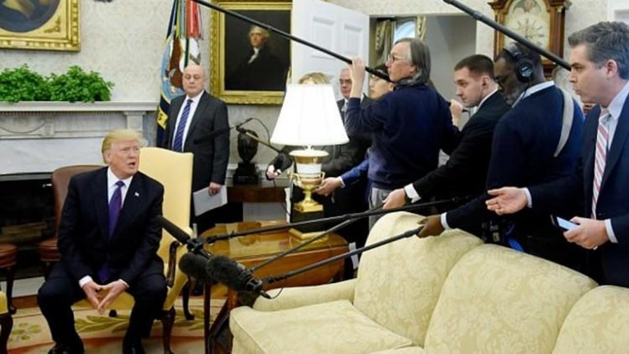 Trump, CNN muhabirini Oval Ofis’ten kovdu!