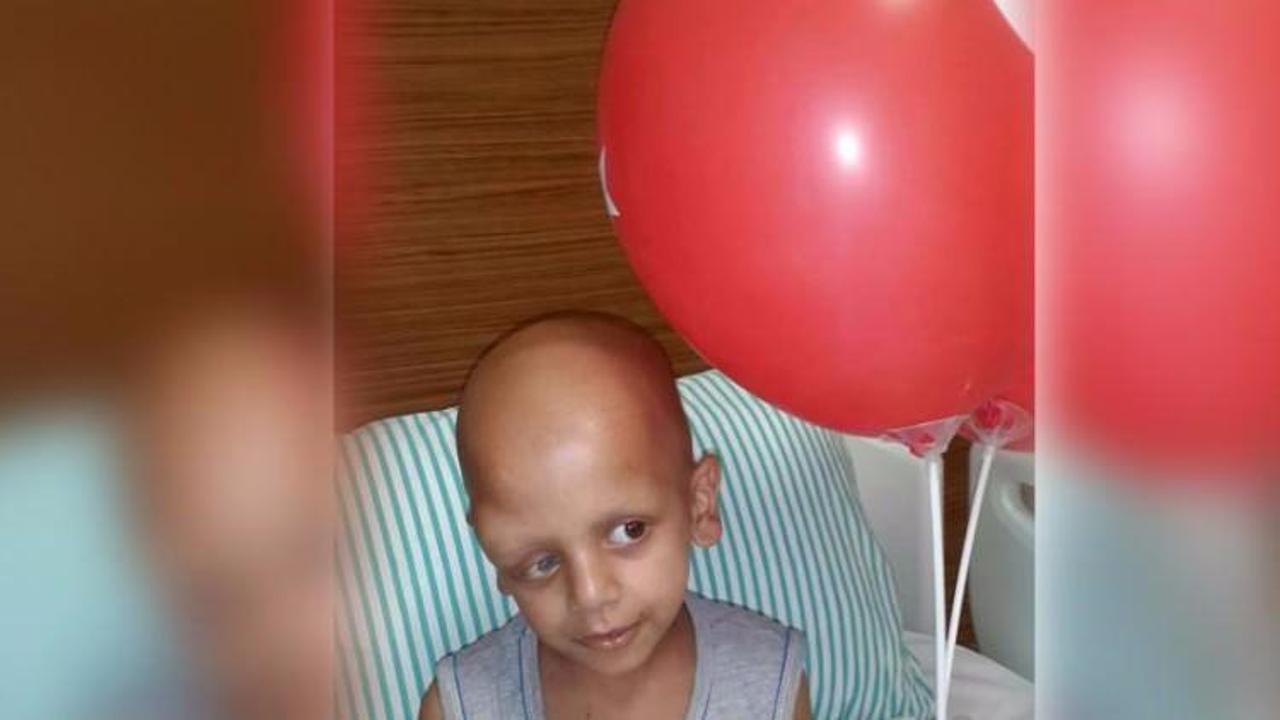 Babasını ve kardeşlerini g&ouml;remeden kansere yenildi