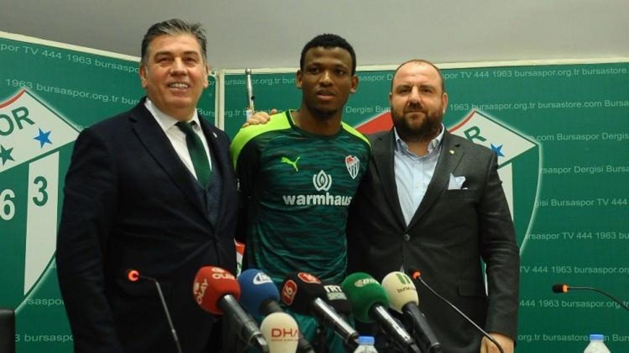 Bursaspor yeni transferine imzayı attırdı!