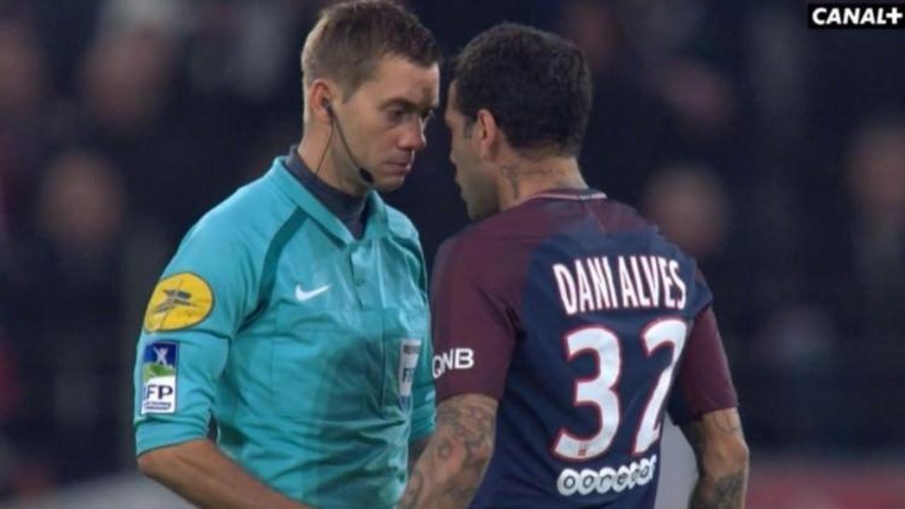 Hakeme bağıran Alves'e dev ceza!