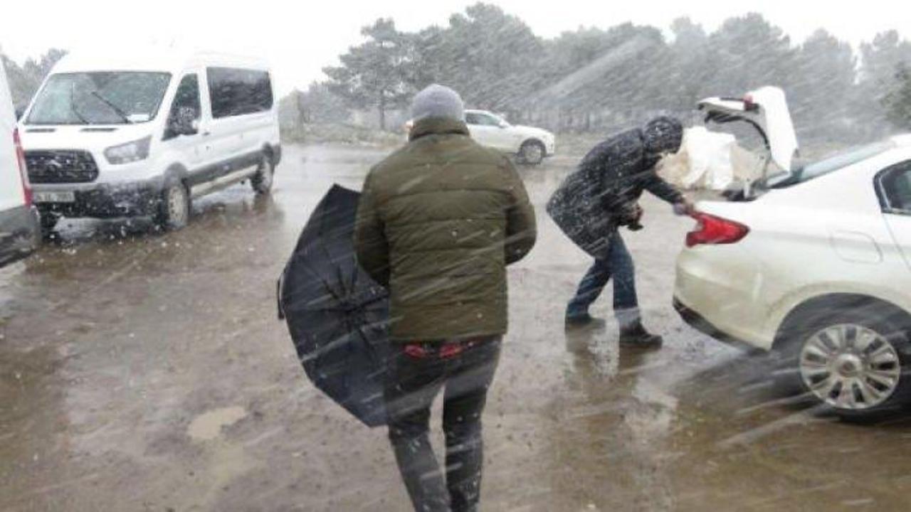 İstanbul'da kar yağışı etkisini arttırdı!