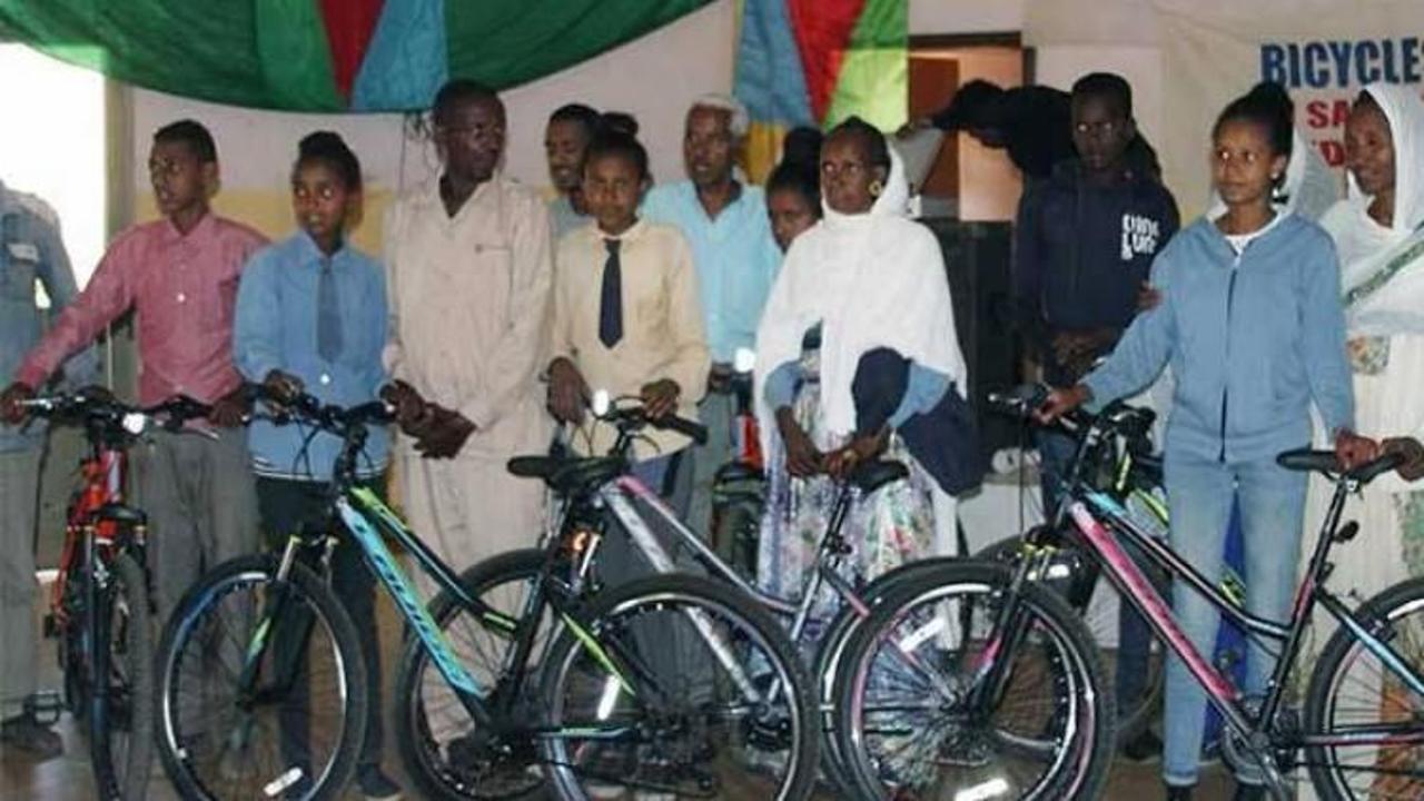 Eritre'de eğitime bisiklet desteği