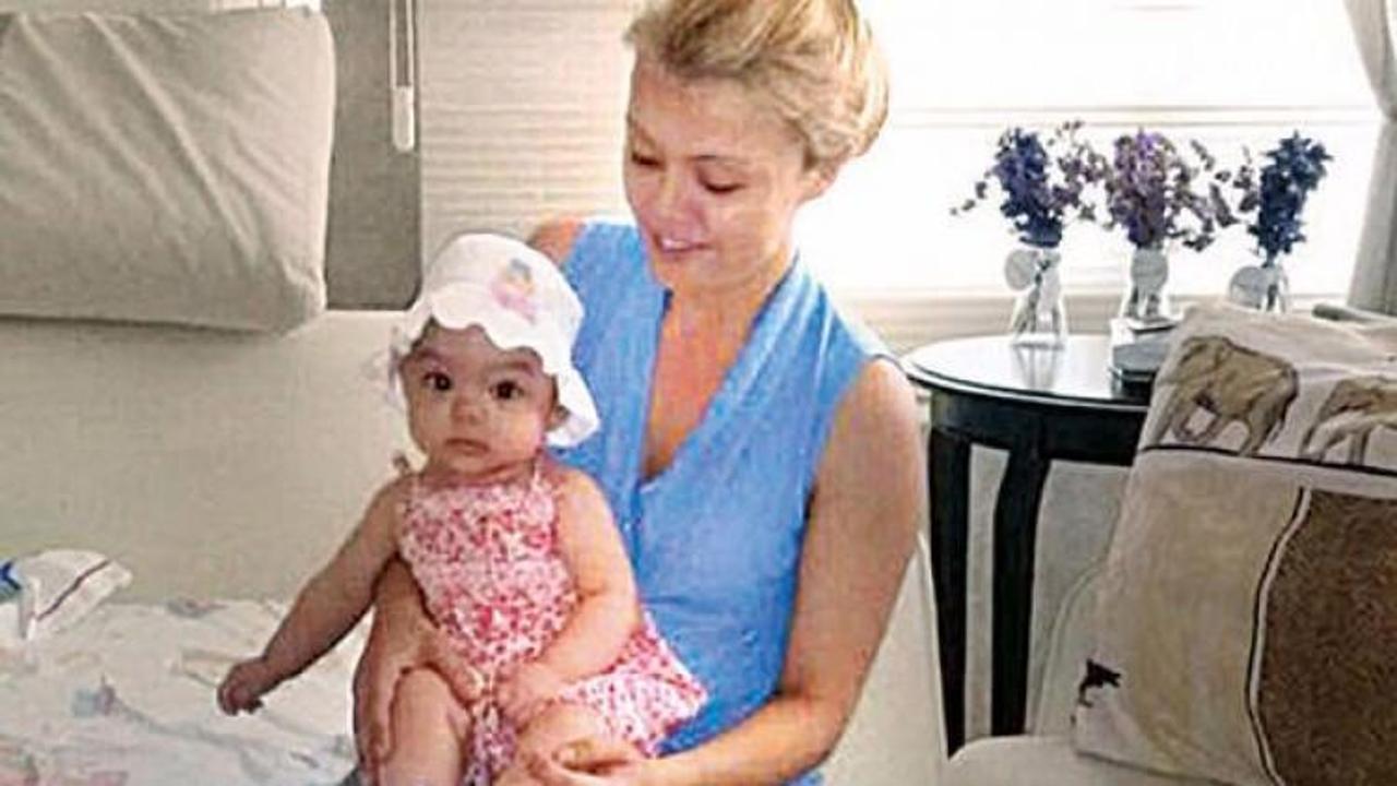 K&uuml;&ccedil;&uuml;k Melis'e anne m&uuml;jdesi!