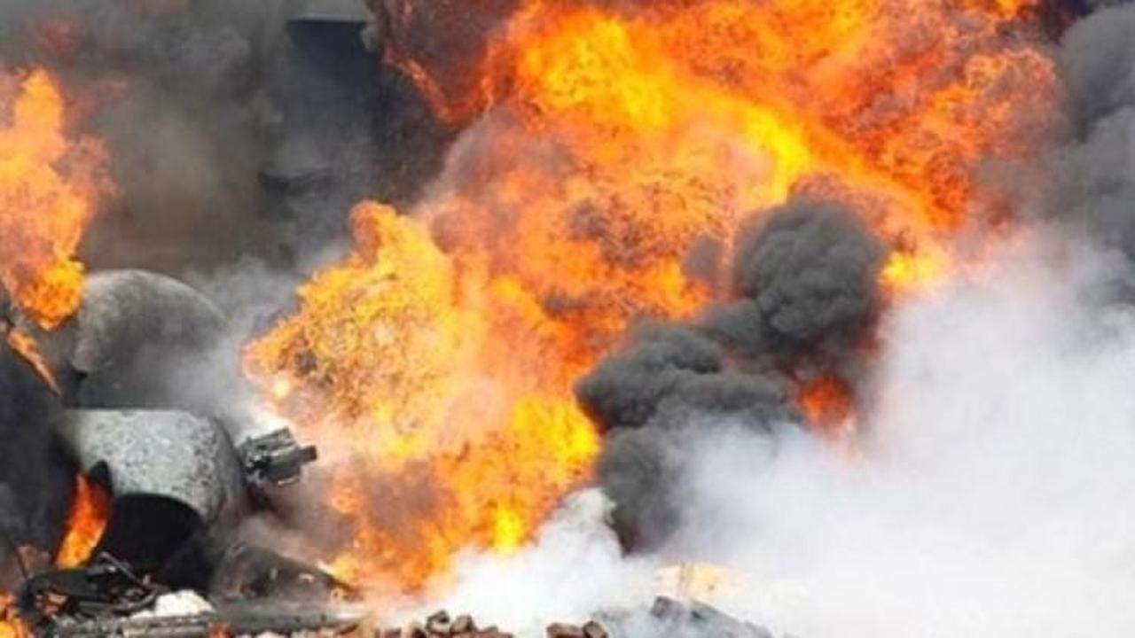 Pakistan'da askeri birliğe bombalı saldırı: 11 ölü