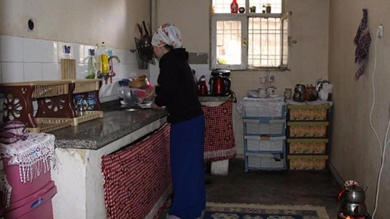 12 yaşında evlendirilen, 8 &ccedil;ocuklu anneye yardım!