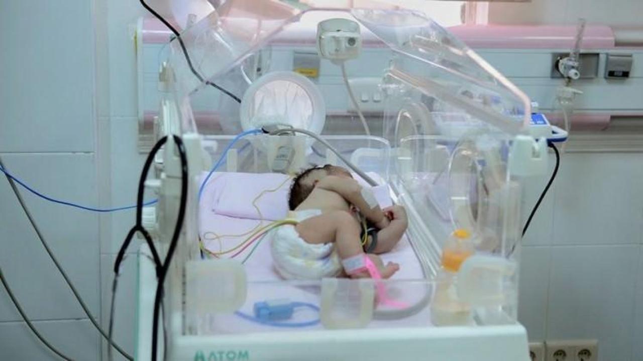 Gazze'de ilaç krizinin kurbanı 4 günlük bebek