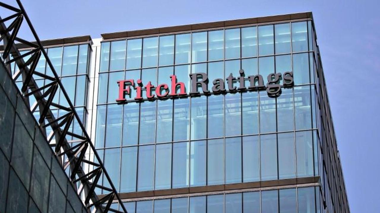 Fitch, Yunanistan'ın kredi notunu yükseltti
