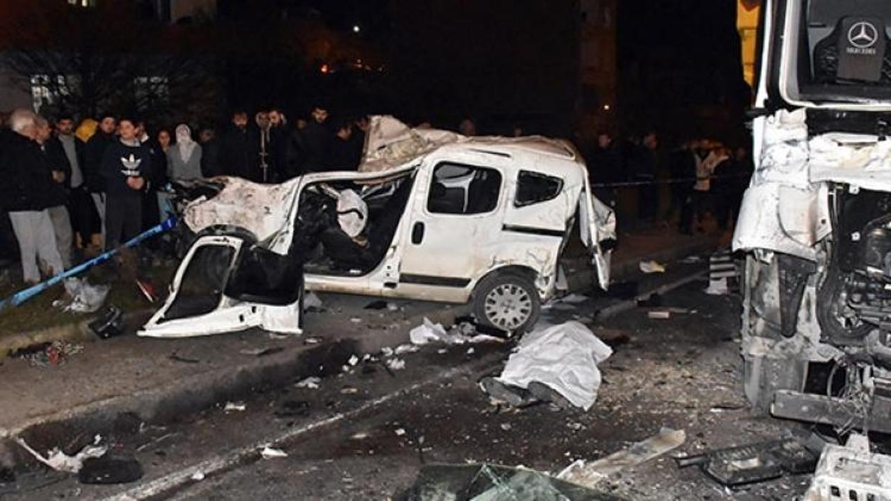 Maltepe'de trafik kazası: 1 ölü, 2 ağır yaralı