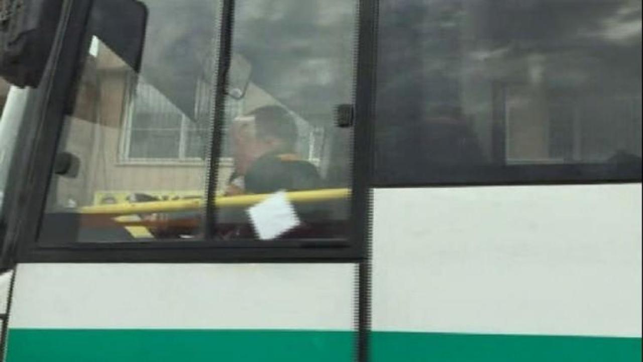 Adana'da otobüste skandal görüntü