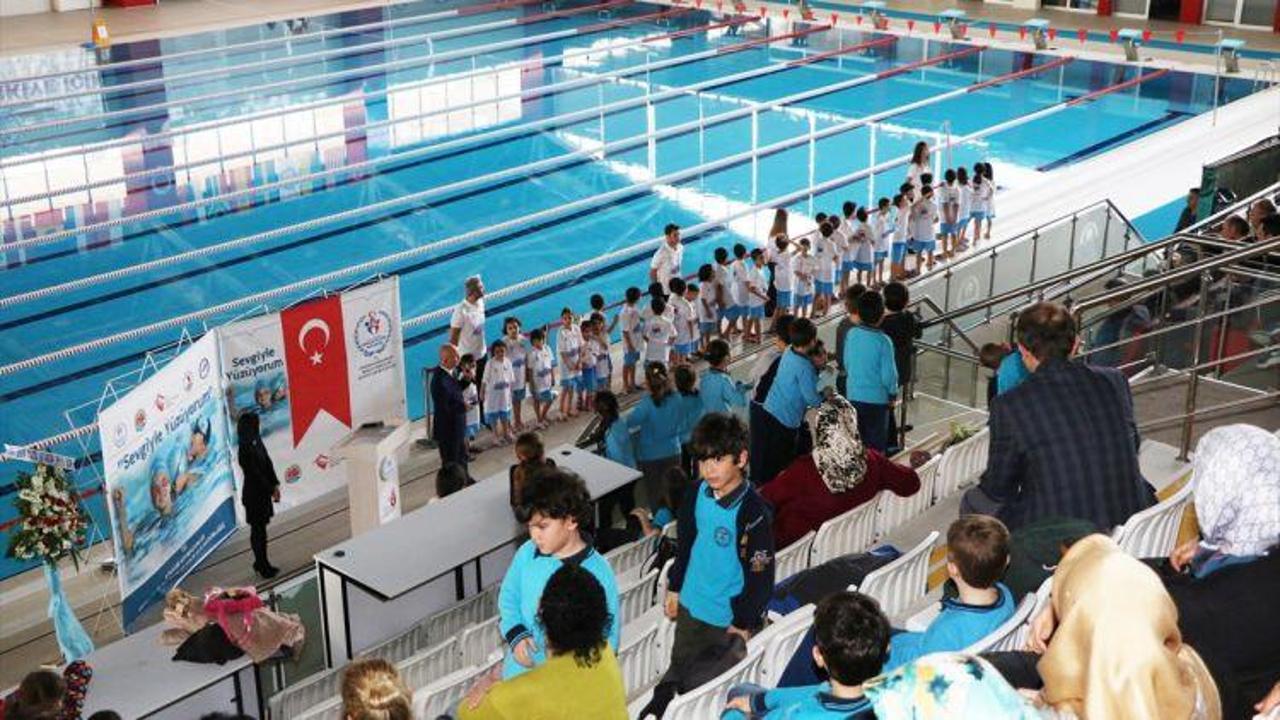 Devlet korumasındaki çocuklara yüzme eğitimi