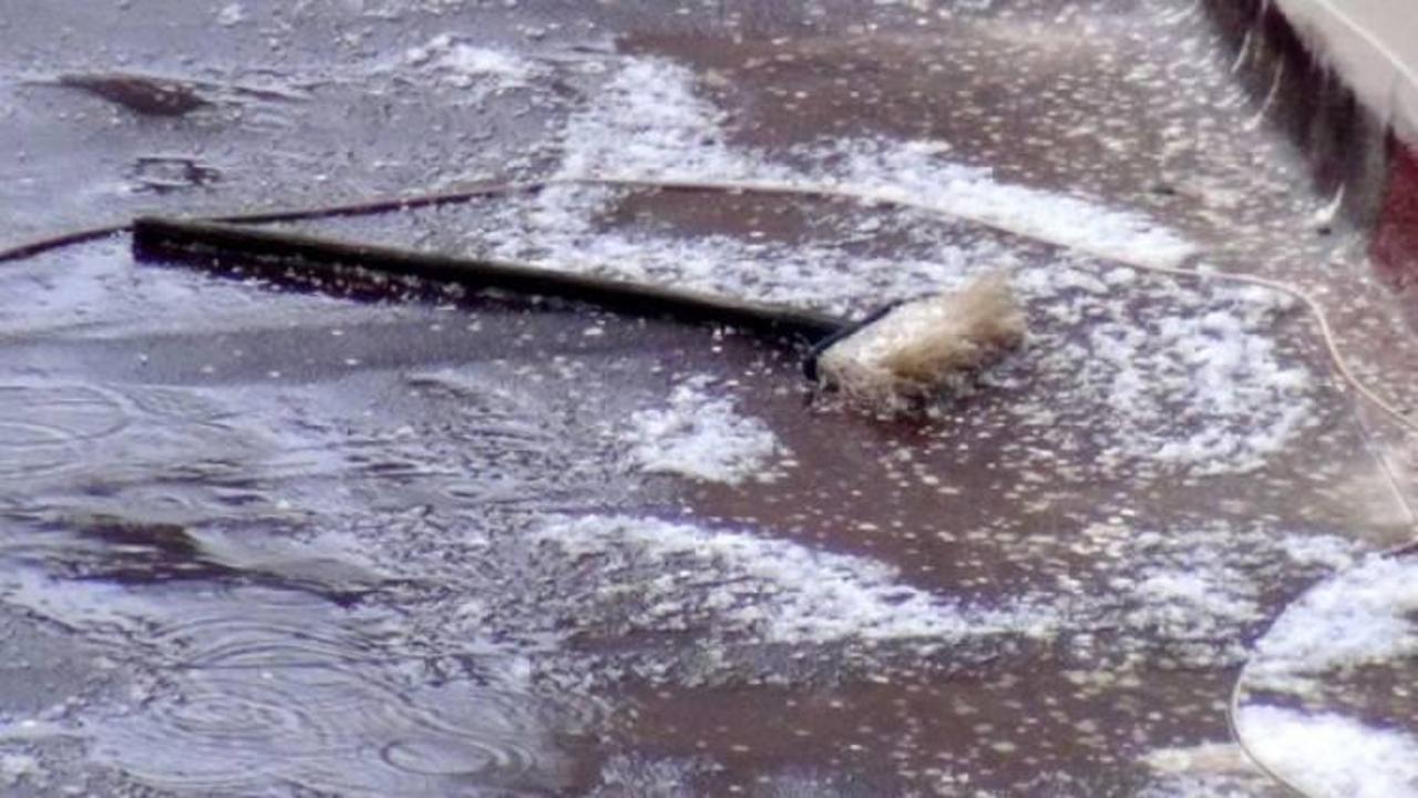 &Ccedil;anakkale bir anda beyaza b&uuml;r&uuml;nd&uuml;!