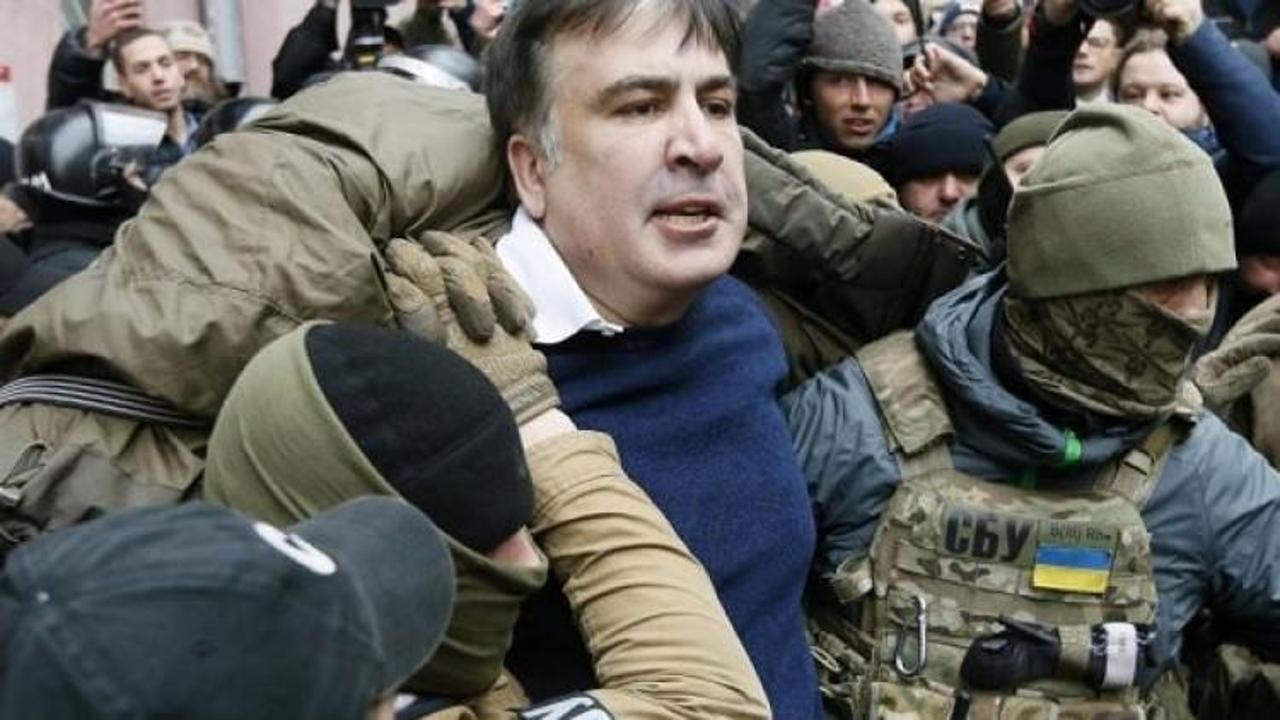 Saakaşvili, gözaltı anının görüntülerini paylaştı