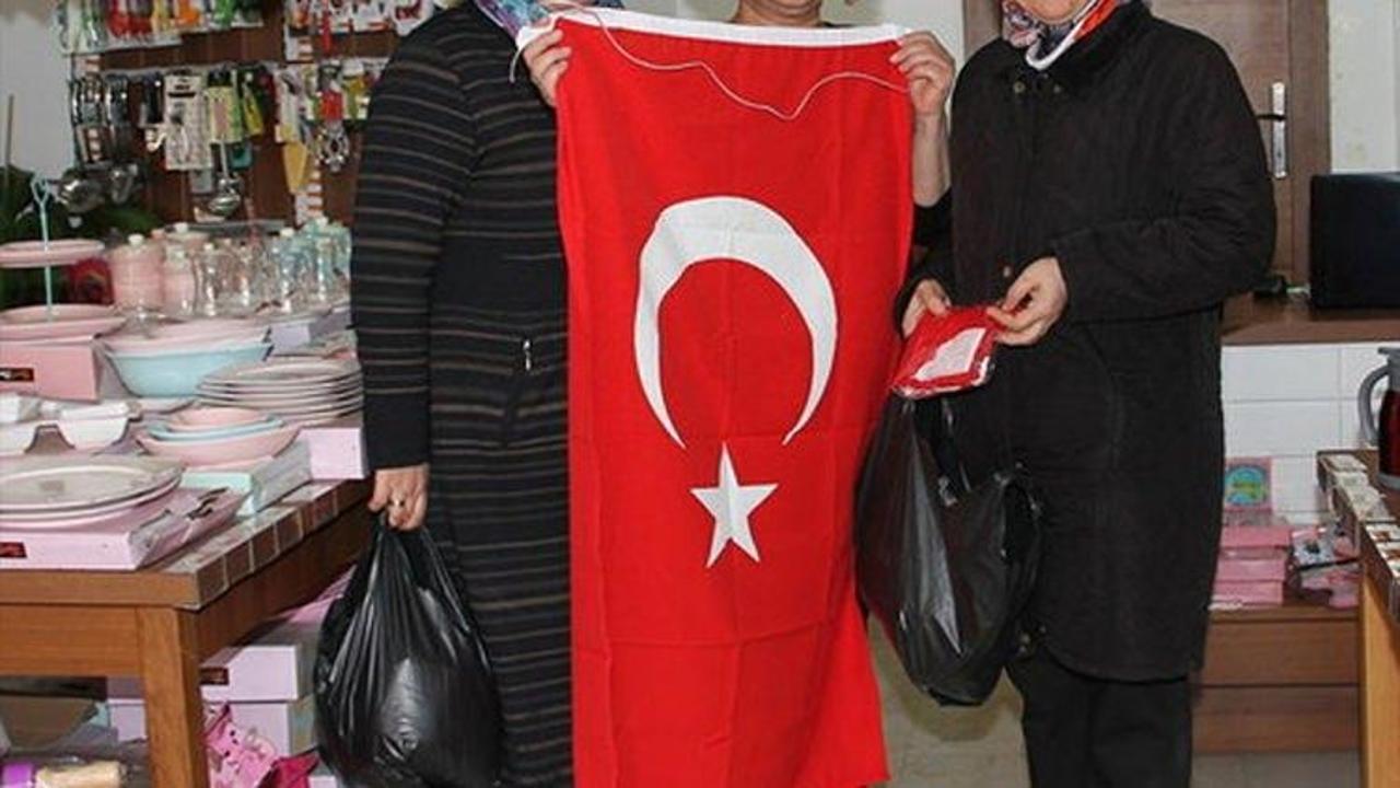 Beypazarı Belediyesi 10 bin Türk bayrağı dağıttı