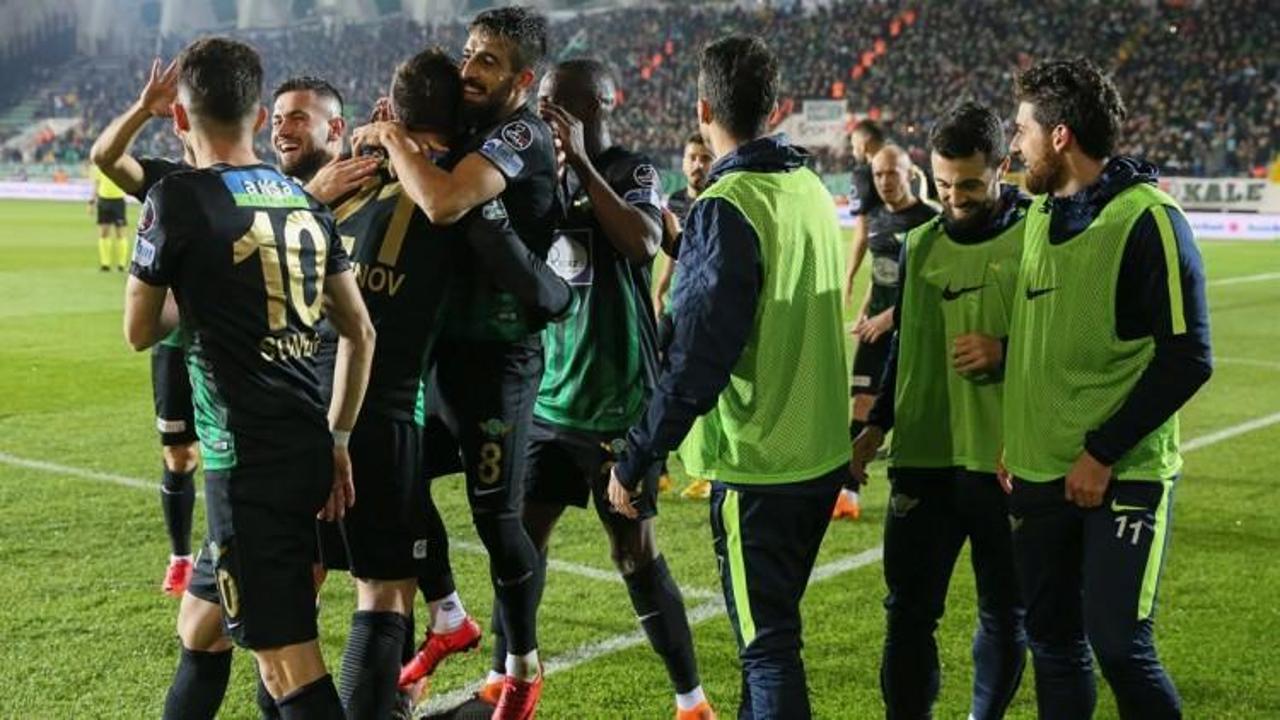 Akhisar Konyaspor'u farklı geçti!